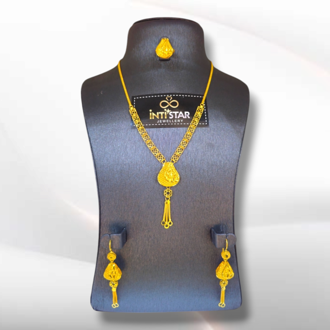 004 - Gold Jewellery Set