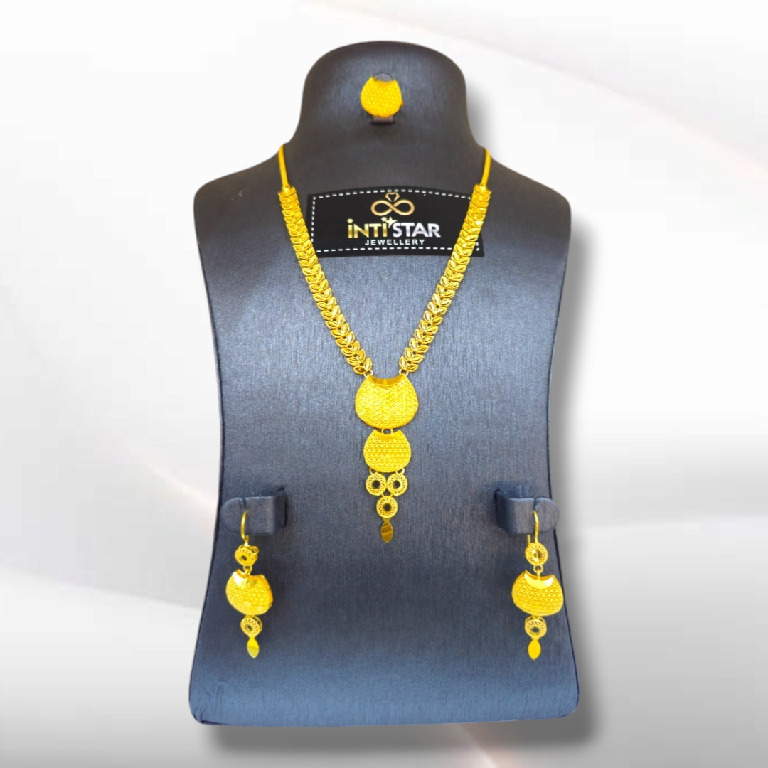 031 - Gold Jewellery Set