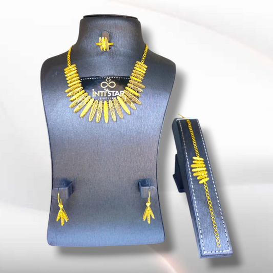 037 - Gold Jewellery Set