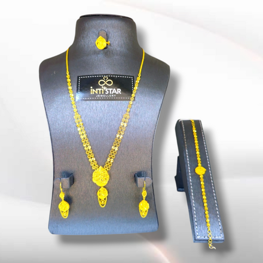 040 - Gold Jewellery Set