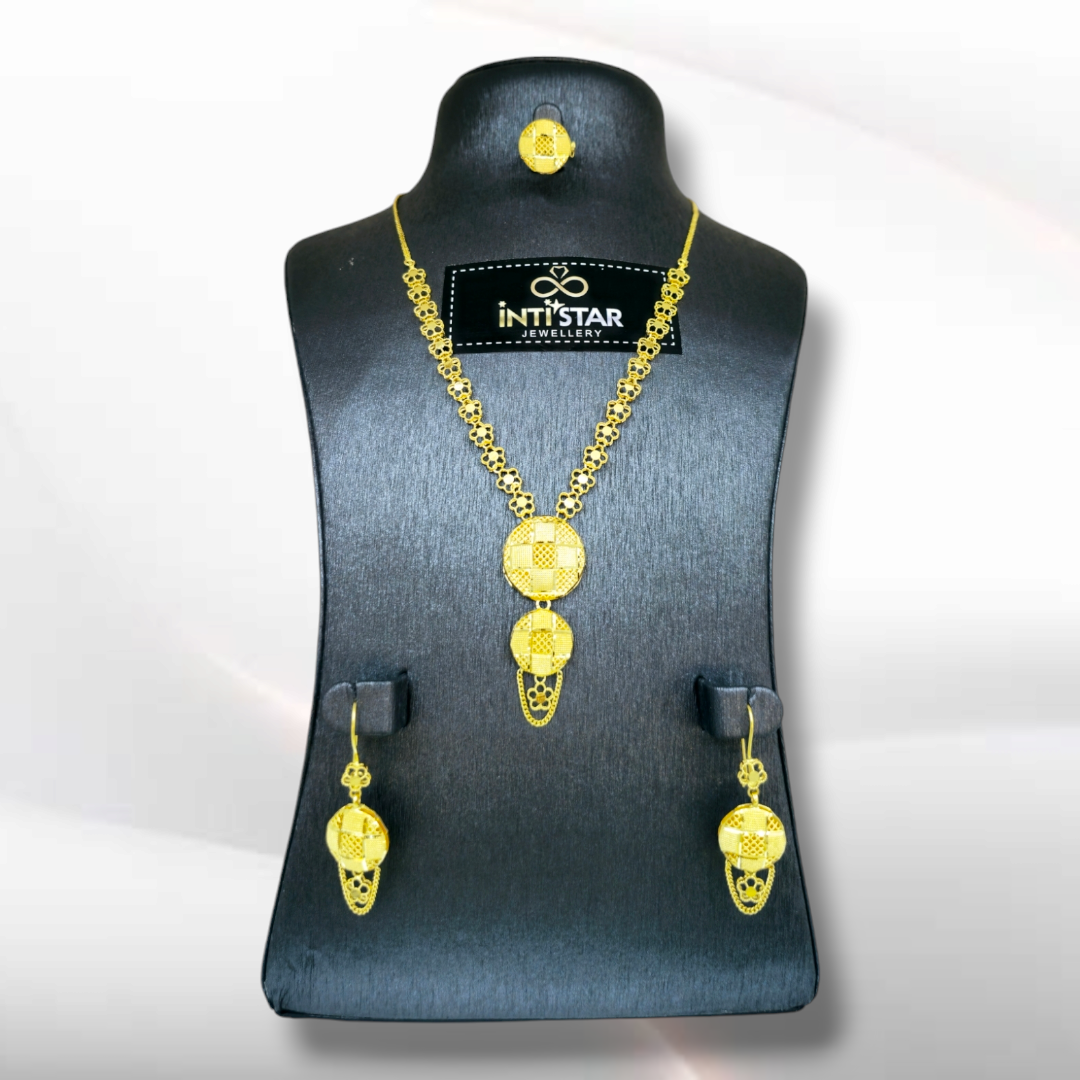 064 - Gold Jewellery Set