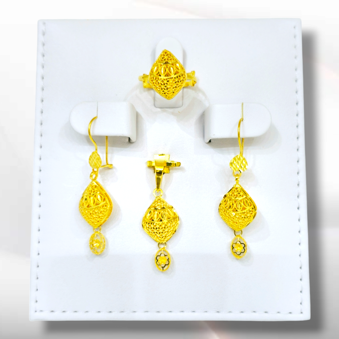 516 - Bahraini Pendant Set