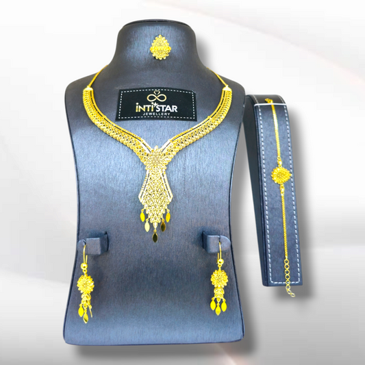 524 - Gold Jewellery Set